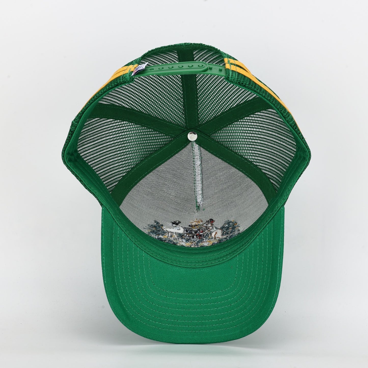 🔥NEW🔥 Truckers Hat, STRAYA